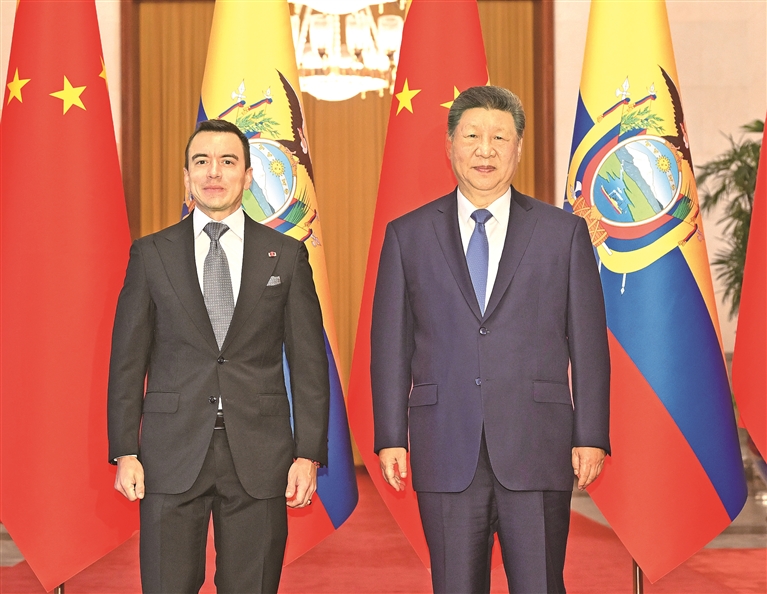 习近平同厄瓜多尔总统诺沃亚会谈