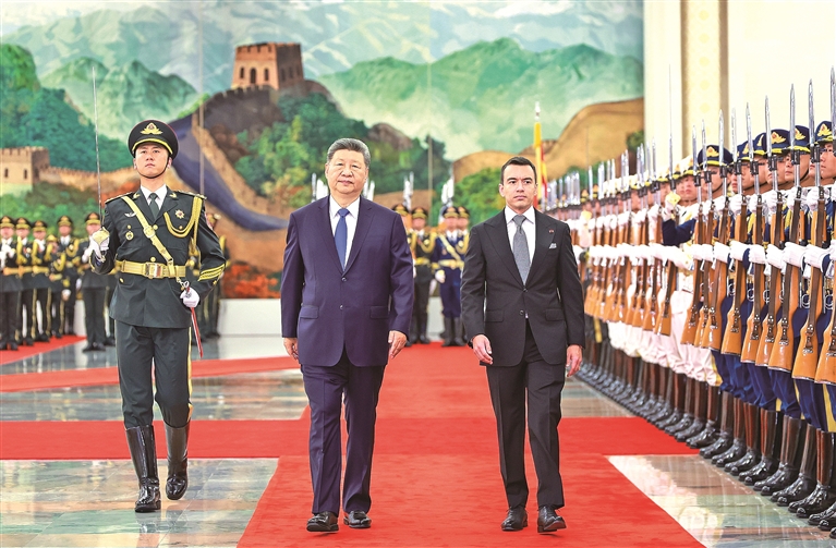 习近平同厄瓜多尔总统诺沃亚会谈