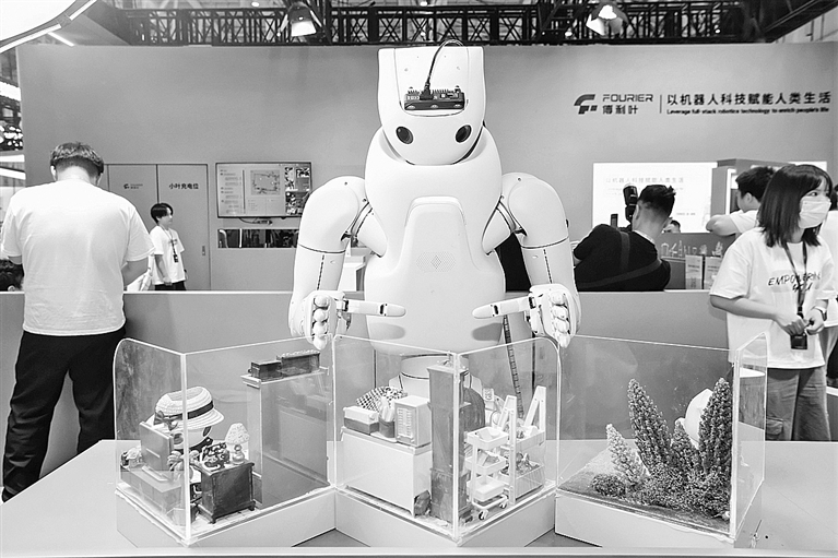 2026世界机器人大会开幕——具身智能正迈入现实生活 2026世界机器人大会开幕——具身智能正迈入现实生活
