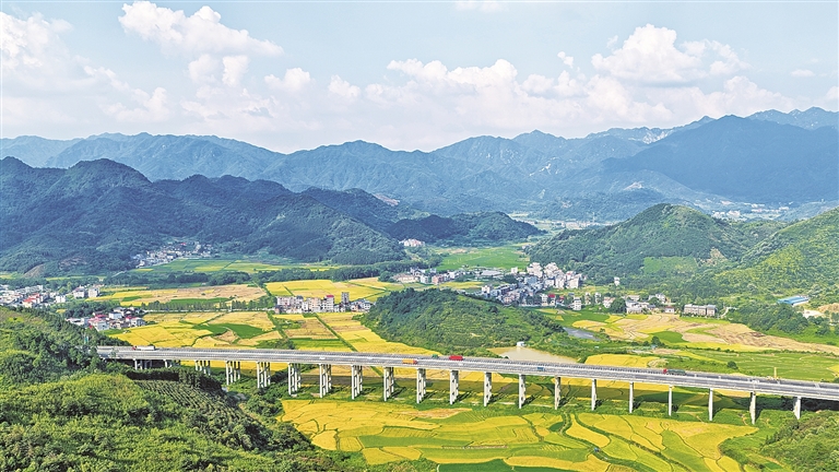 【大美中国】路畅景美