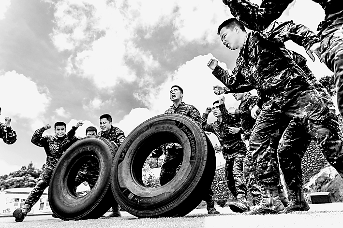 驻守湘江之畔 争当英雄传人——记武警广西总队桂林支队全州中队 驻守湘江之畔 争当英雄传人——记武警广西总队桂林支队全州中队