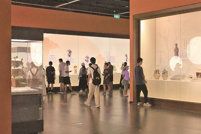 看,他们在微笑——辽宁省博物馆推出“微笑”主题文物特展 看,他们在微笑——辽宁省博物馆推出“微笑”主题文物特展