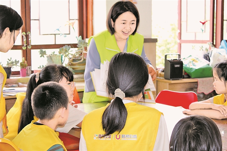 悉心解民忧 润物细无声——青年社会工作者逐梦基层的故事 悉心解民忧 润物细无声——青年社会工作者逐梦基层的故事