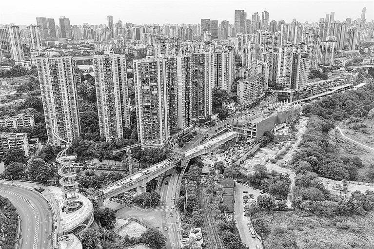 成渝铁路改造工程黄桷坪双线特大桥顺利合龙