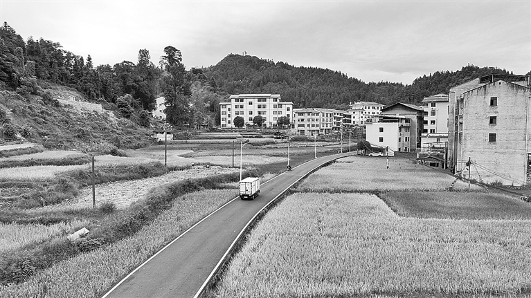 无人车驶上乡村邮路