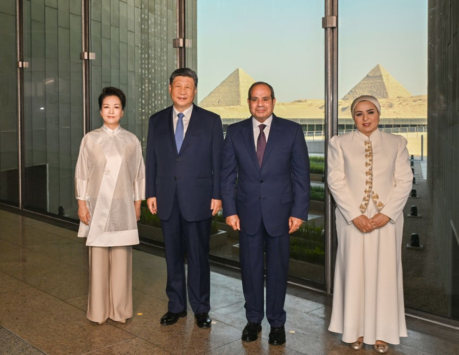习近平和彭丽媛同埃及总统塞西夫妇共同参观大埃及博物馆 习近平和彭丽媛同埃及总统塞西夫妇共同参观大埃及博物馆