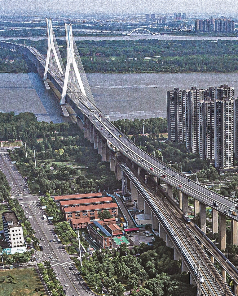 以更完善的法治，护佑亿万人平安出行——聚焦道路交通安全法首次系统性“大修”