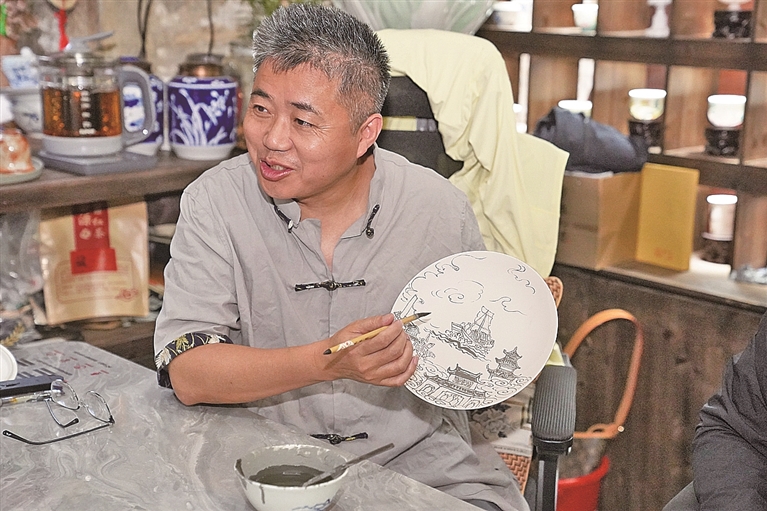 江西景德镇：让千年瓷韵焕发时代光彩