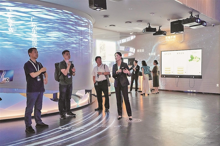 从数据库到“活态展”——语言资源走向大众的观察与思考 从数据库到“活态展”——语言资源走向大众的观察与思考