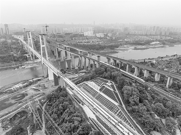 成渝中线高铁全线无砟轨道完工 成渝中线高铁全线无砟轨道完工