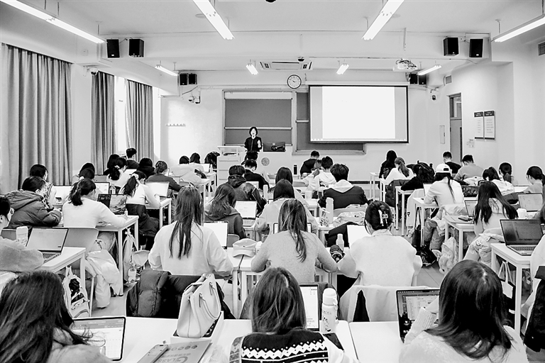 从单纯语言学习到“能力+工具” 大学英语课如何满足今日之需