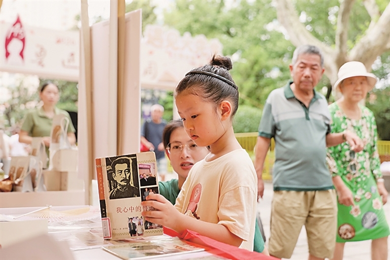 眼镜越换越厚 警惕少年儿童滑向高度近视