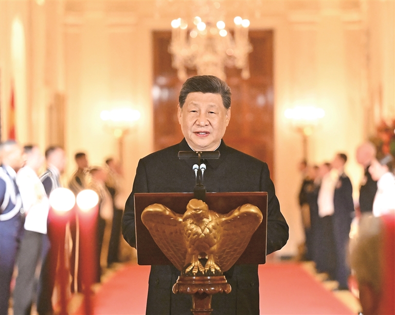 习近平和彭丽媛出席特朗普总统夫妇举行的欢迎国宴