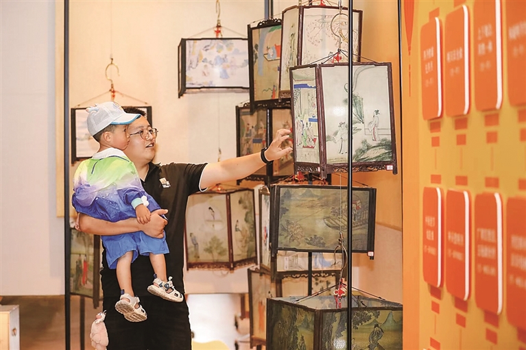 体验“微型展台”
