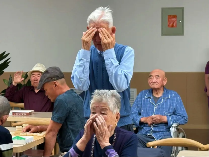 织密全域养老网 鄂托克旗让老年人安享幸福“夕阳红” 织密全域养老网 鄂托克旗让老年人安享幸福“夕阳红”