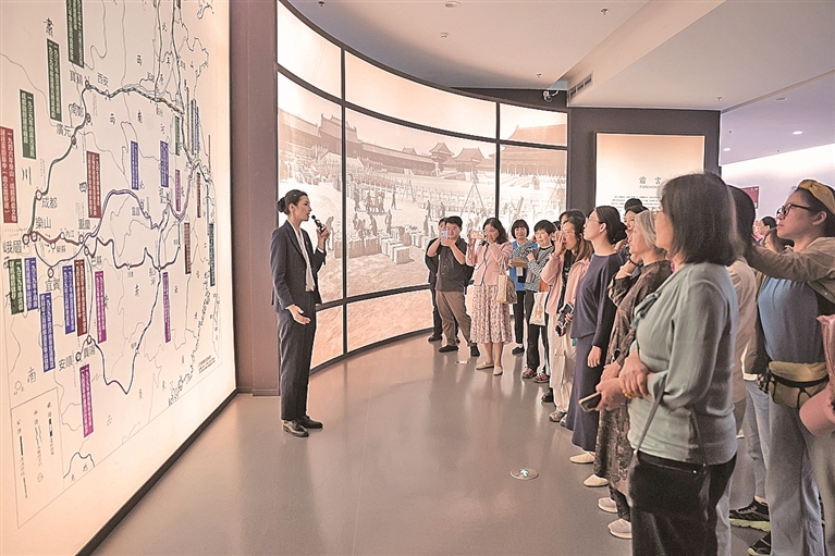 悉心护国宝 文脉续千秋——“故宫文物南迁纪念展”印象