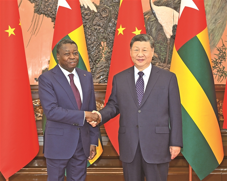 习近平会见多哥部长会议主席福雷 习近平会见多哥部长会议主席福雷