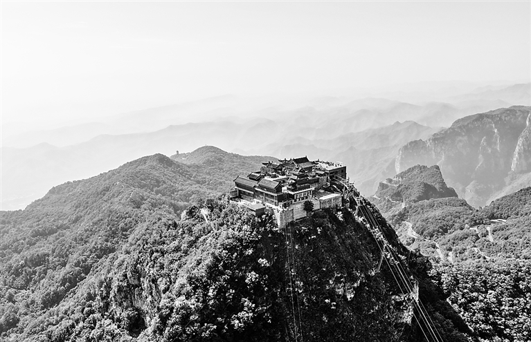 登高揽胜正当时