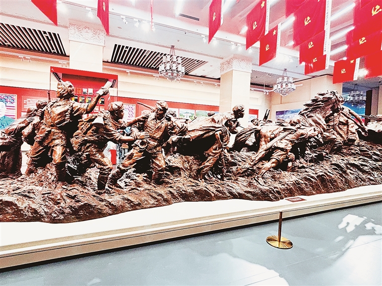 循着展品，重温气壮山河的远征史诗