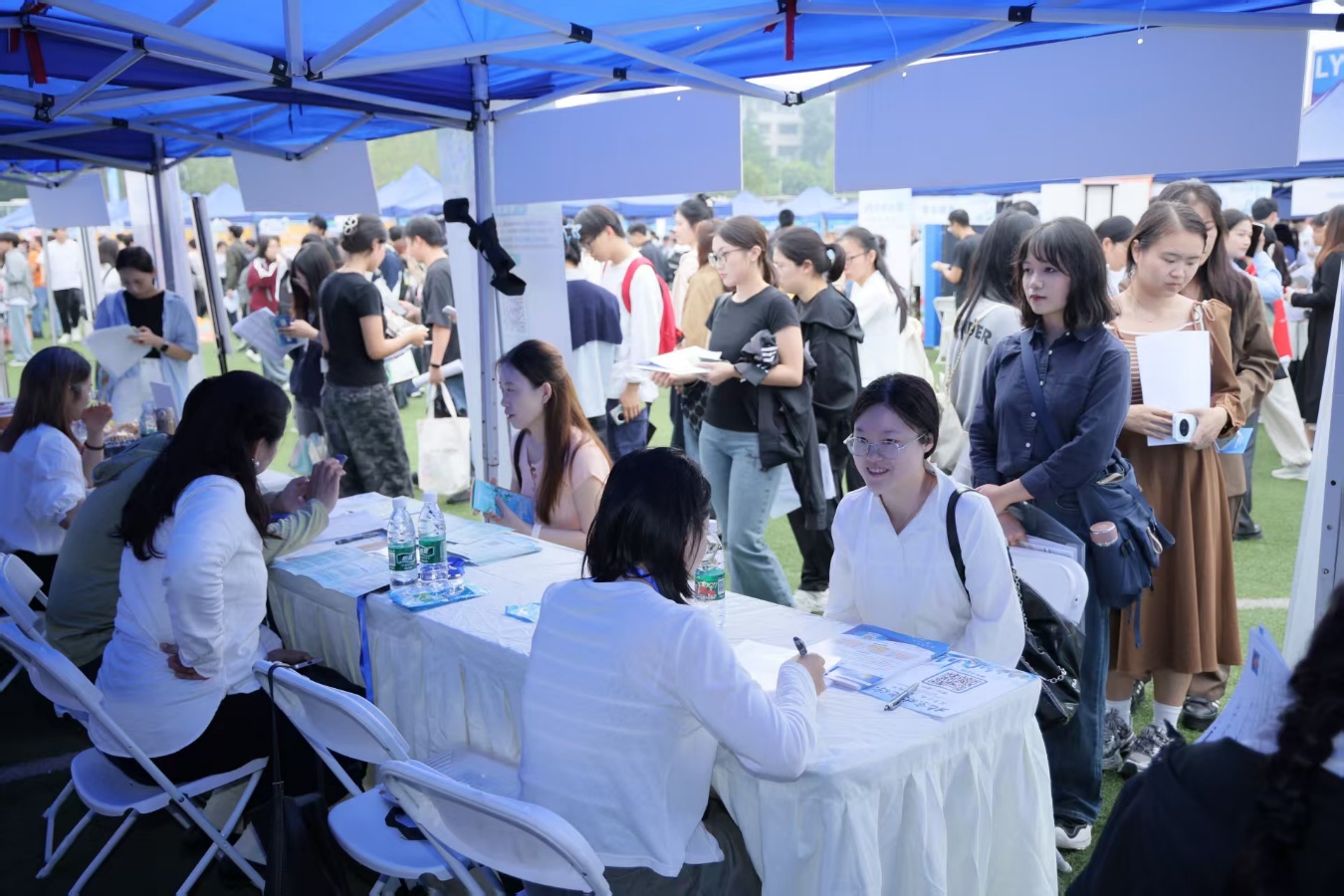 北京朝阳就业引才“灯塔计划”走进重庆大学 30余家企业携千余岗位送岗上门