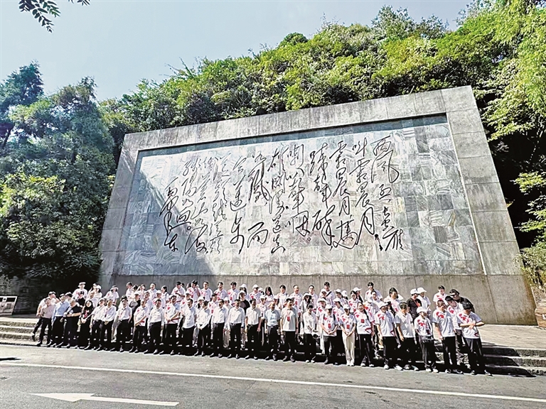 贵州遵义:“融”进历史,感悟精神力量 贵州遵义:“融”进历史,感悟精神力量