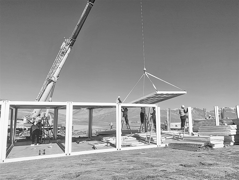 西藏巴青:集装箱安置房持续搭建中 西藏巴青:集装箱安置房持续搭建中