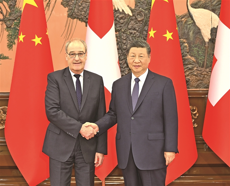 习近平会见瑞士联邦主席帕姆兰
