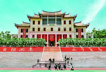 潜心教书育新人，助力科技强国梦