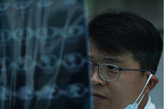 中国新闻奖新闻摄影组照类《雪域高原来了白衣天使》公示 中国新闻奖新闻摄影组照类《雪域高原来了白衣天使》公示