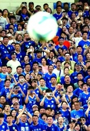 透过镜头看“苏超”