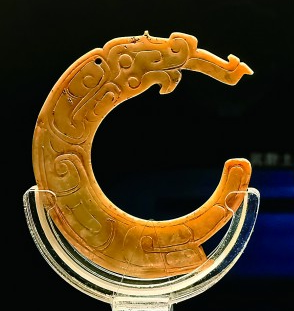 龙飞凤舞 翱翔九天——中国新石器时代的龙凤形象