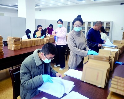 从“多地跑”到“掌上查”——“十四五”期间档案信息化建设持续推进更好服务为民 从“多地跑”到“掌上查”——“十四五”期间档案信息化建设持续推进更好服务为民