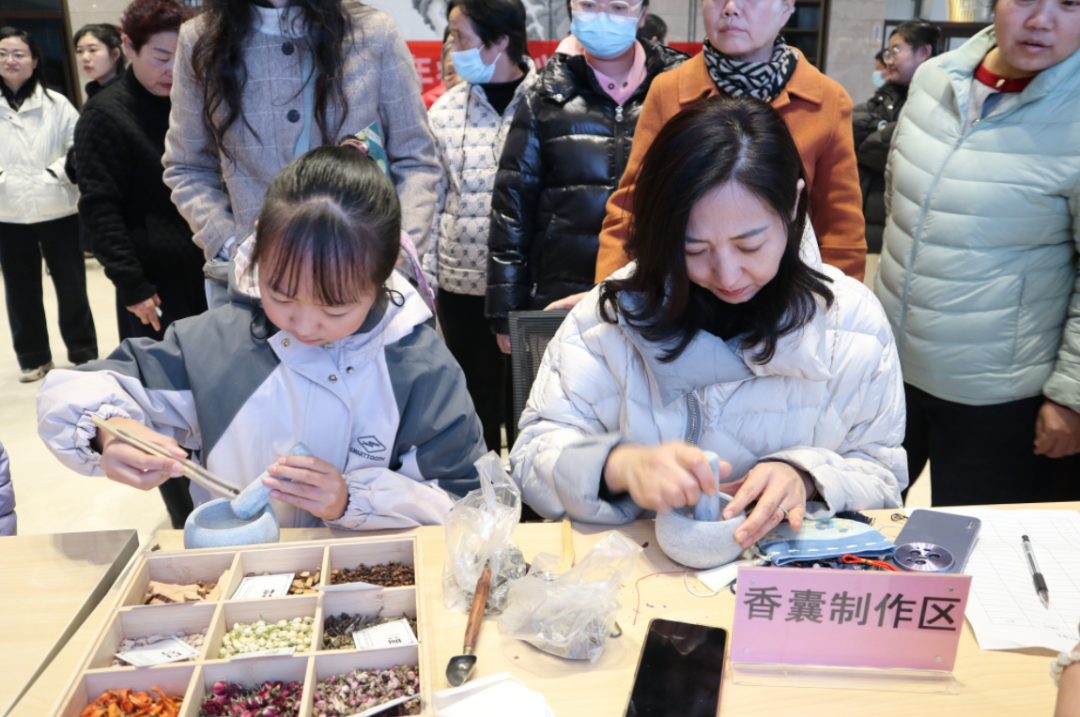 山东德州天衢新区：睦邻节里，陌邻成“家人”