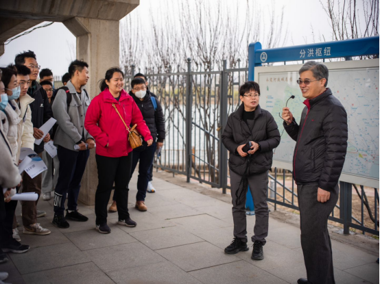 【一院一品·声入耳 理入心】引理论清泉润育时代新人